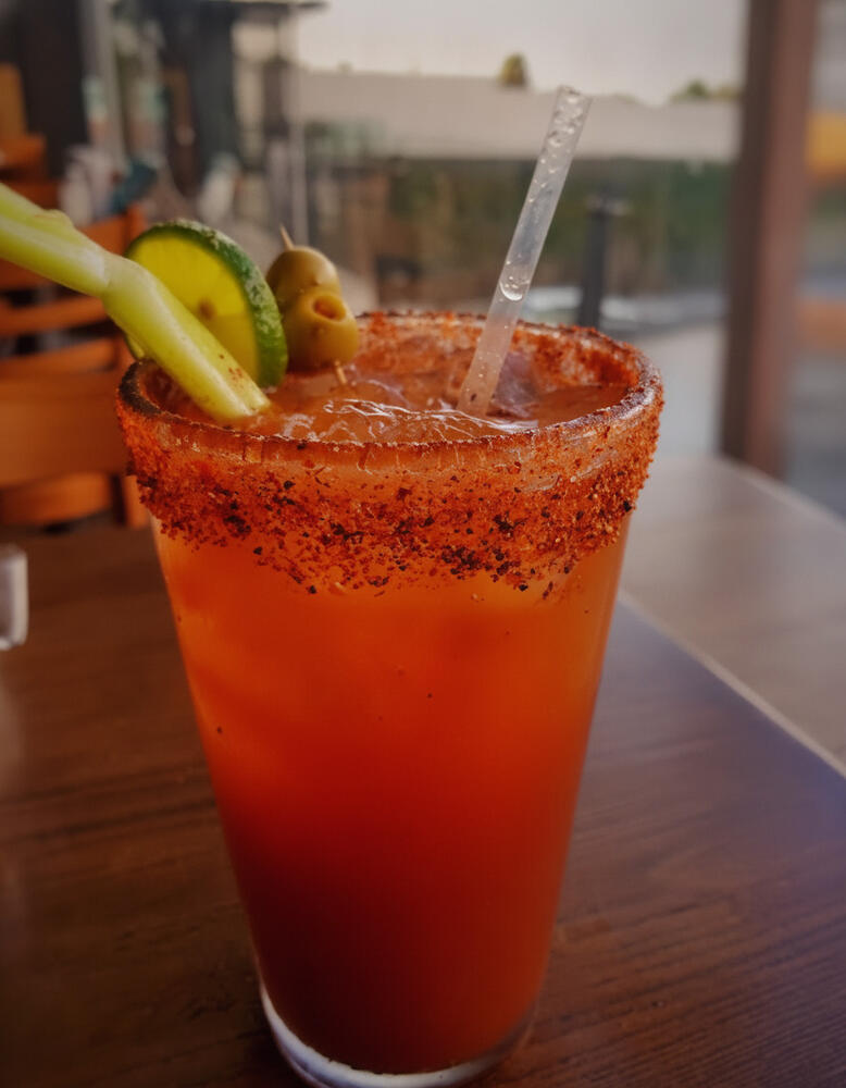 AGUA MINERAL C/CLAMATO